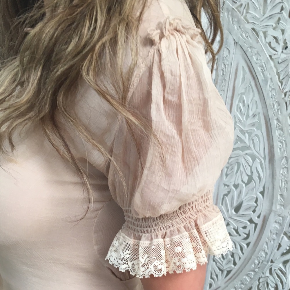 Bebe Gauge Tan ruffle blouse - Picture 2 of 6